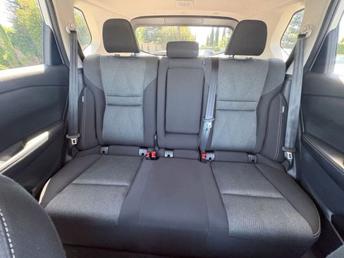 Used 2025 Nissan Rogue SV FWD image 40
