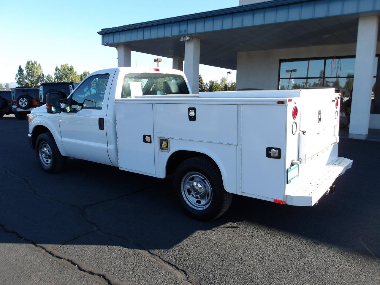 Used 2016 Ford F250 XL w/ Power Equipment Group RWD image 3
