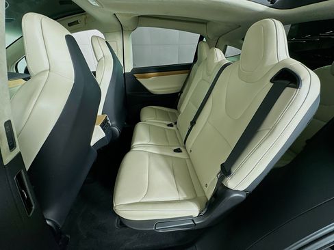 Used 2019 Tesla Model X 75D image 27