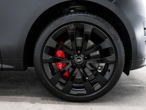 Used 2025 Land Rover Range Rover Sport Dynamic SE image 12