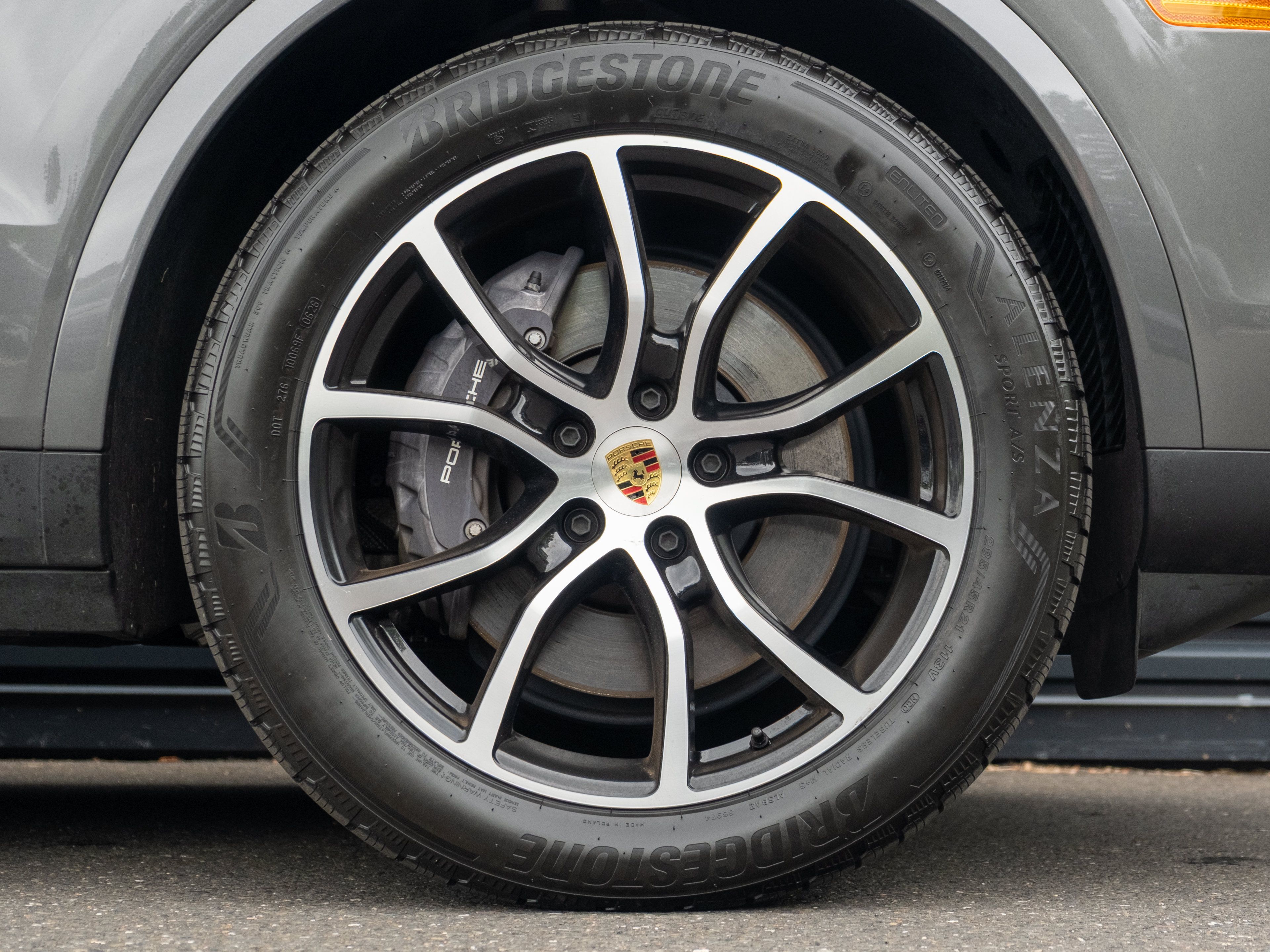 Used 2024 Porsche Cayenne Coupe AWD/4WD image 15