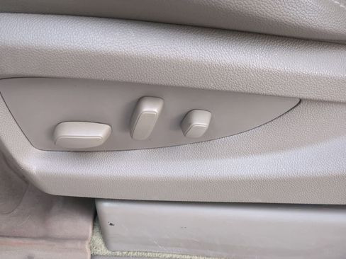 Used 2017 Chevrolet Suburban LT w/ LT Signature Package image 17