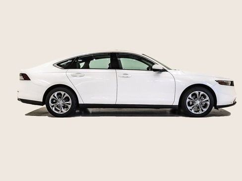 Used 2024 Honda Accord EX image 4