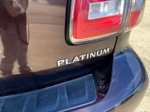Used 2017 Nissan Armada Platinum image 9