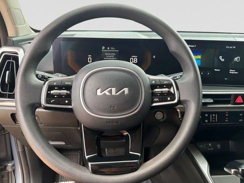 Used 2024 Kia Sorento LX FWD image 25