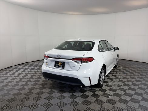 Used 2024 Toyota Corolla LE image 9