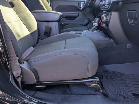 Used 2023 Jeep Gladiator Rubicon w/ Trailer Tow Package image 33