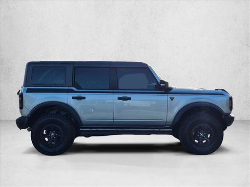 Certified 2023 Ford Bronco Badlands w/ Sasquatch Package AWD/4WD image 4