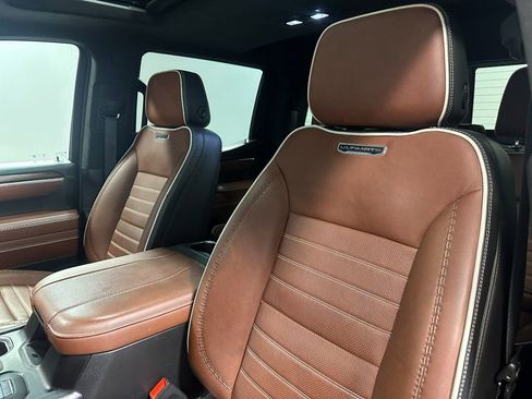 Used 2023 GMC Sierra 1500 Denali Ultimate image 9