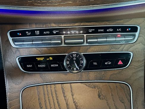 Used 2018 Mercedes-Benz E 300 image 24