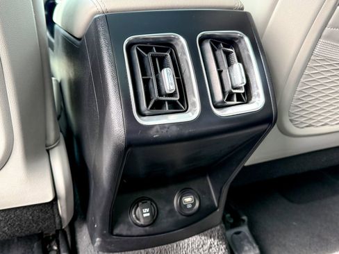 Certified 2023 Kia Sorento S w/ Panoramic Sunroof Package image 39