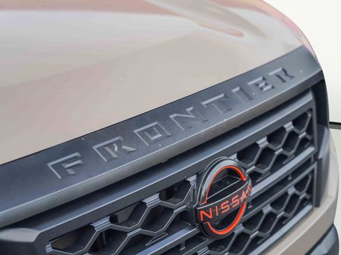 Used 2023 Nissan Frontier PRO-4X w/ Technology Package image 3