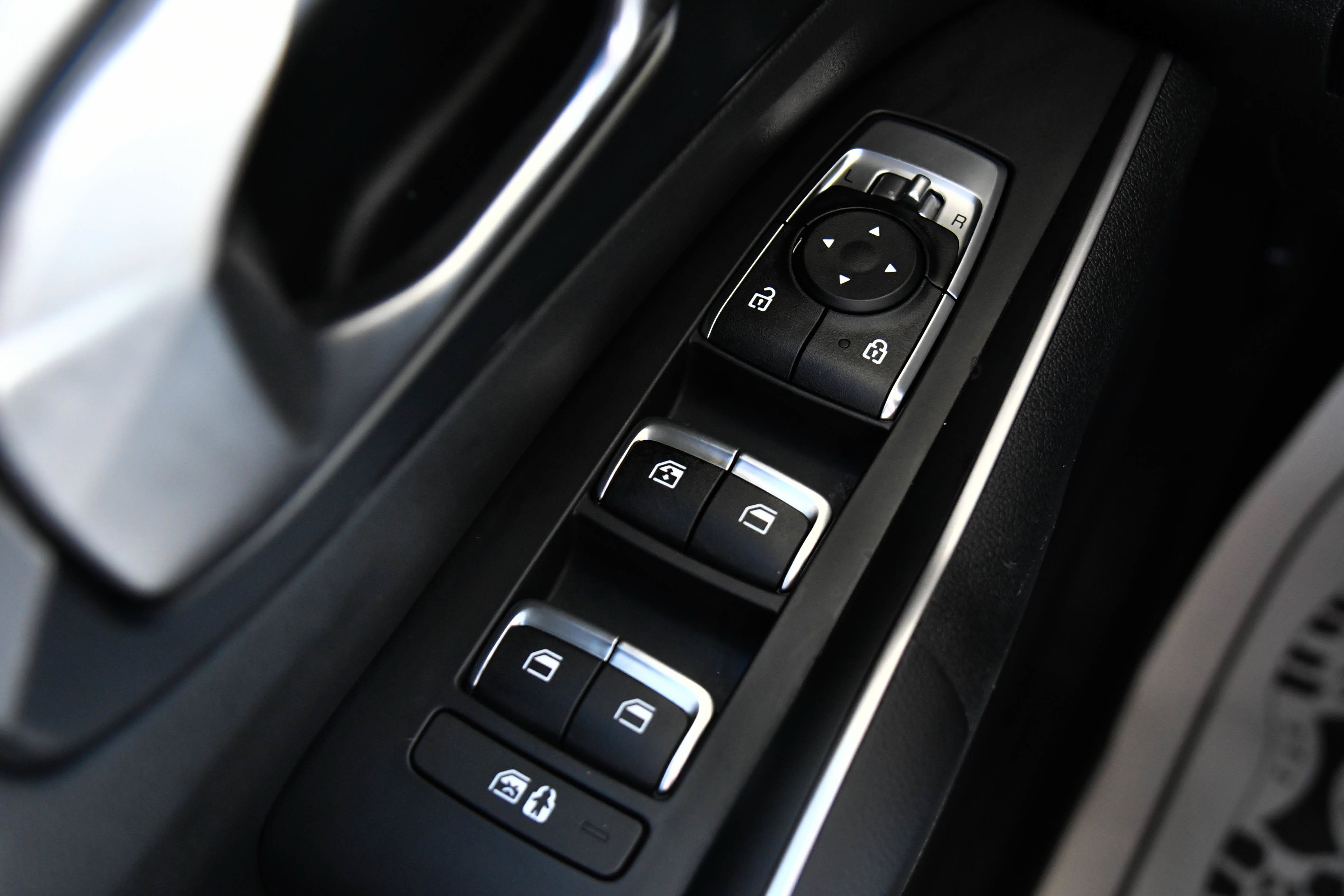 Used 2022 Kia Sorento S w/ Panoramic Sunroof Package FWD image 35