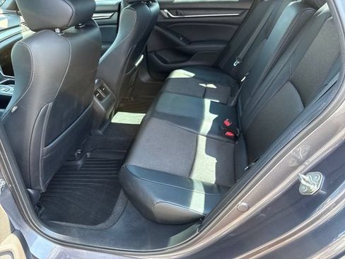 Used 2018 Honda Accord Sport image 11