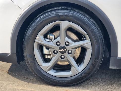 Used 2025 Kia K4 LXS image 10