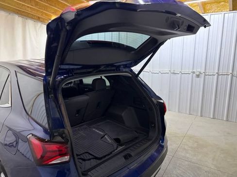 Used 2023 Chevrolet Equinox LT w/ Driver Convenience Package FWD image 10