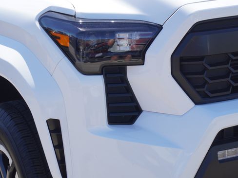Used 2026 Toyota Tacoma TRD Sport AWD/4WD image 3