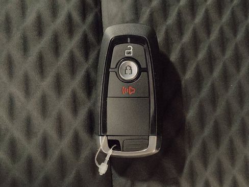 Used 2020 Ford Escape SE FWD image 32