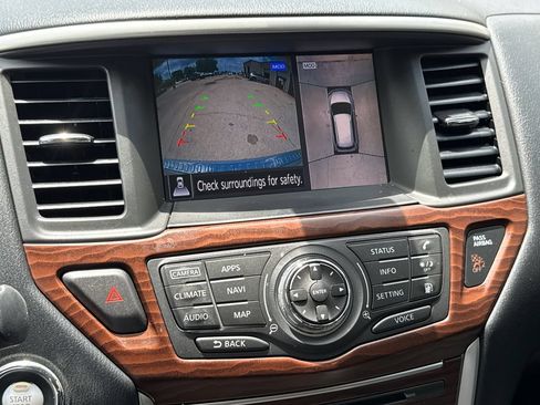 Used 2018 Nissan Pathfinder Platinum FWD image 22