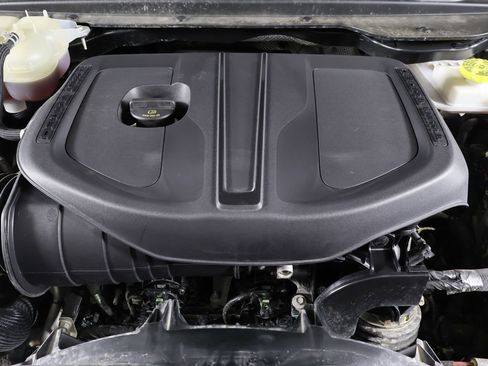 Used 2025 RAM 1500 Laramie AWD/4WD image 18