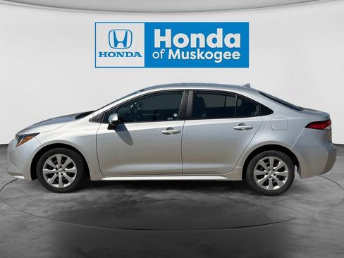Used 2025 Toyota Corolla LE FWD image 8