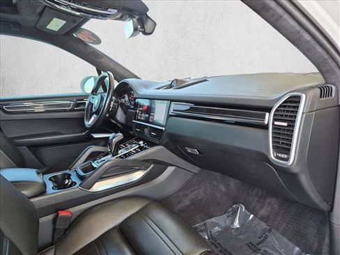 Used 2019 Porsche Cayenne Turbo AWD/4WD image 24