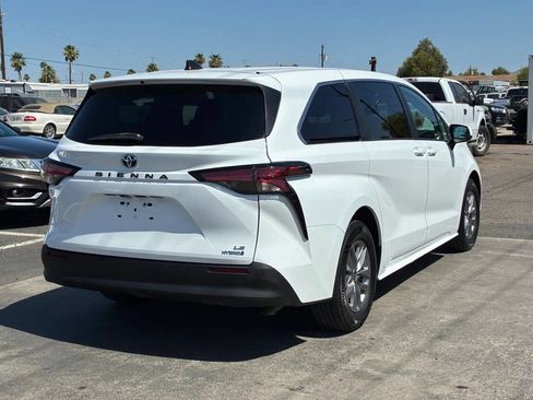 Used 2022 Toyota Sienna LE FWD image 8