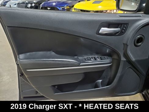 Used 2019 Dodge Charger SXT w/ Leather Interior Group image 8