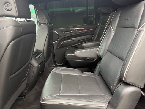 Used 2023 Cadillac Escalade ESV Premium Luxury AWD/4WD image 15
