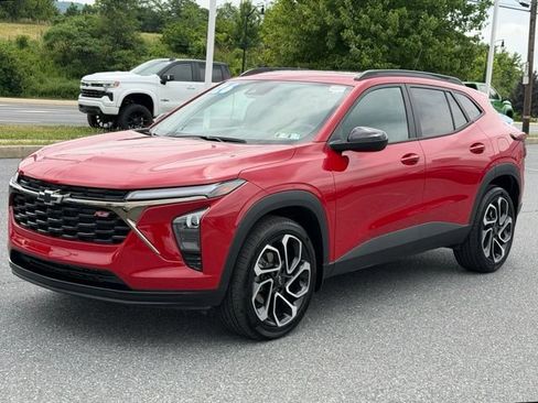 New 2026 Chevrolet Trax RS w/ Sunroof Package FWD image 9