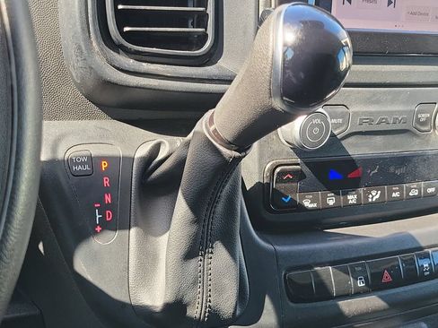 Used 2025 RAM ProMaster 2500 w/ Convenience Group FWD image 35
