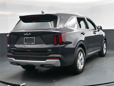 New 2026 Kia Sorento LX image 15