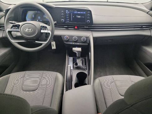 Used 2025 Hyundai Elantra SE FWD image 22