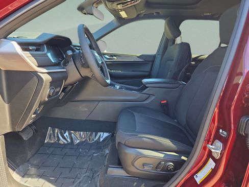 New 2025 Jeep Grand Cherokee Laredo X image 15