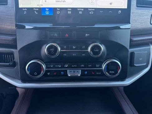 Used 2023 Ford Expedition Limited image 28