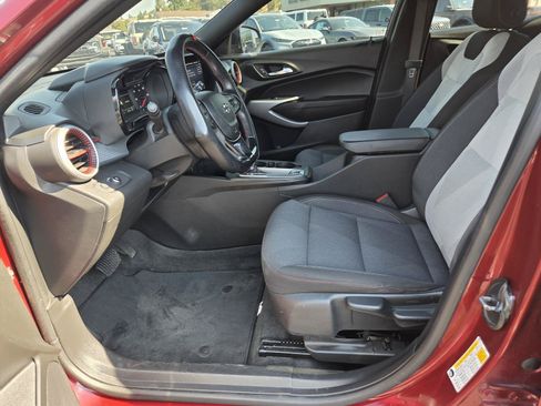 Used 2024 Chevrolet Trax RS w/ Driver Confidence Package FWD image 10