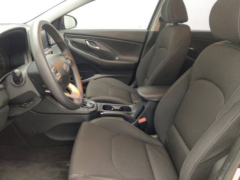 Used 2019 Hyundai Elantra GT FWD image 17