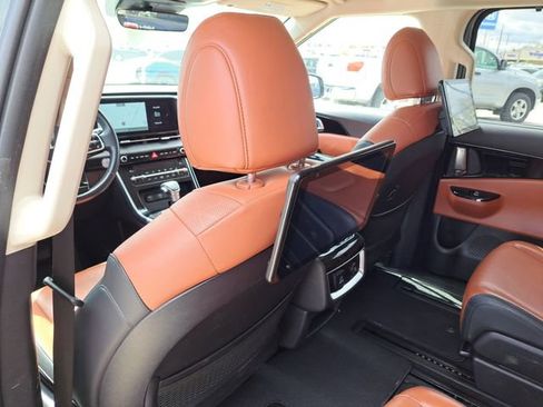 Used 2023 Kia Carnival SX FWD image 25