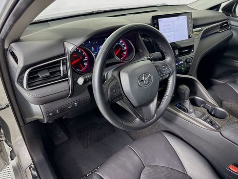 Used 2023 Toyota Camry XSE FWD image 9