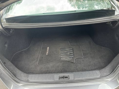 Used 2025 Nissan Sentra SV FWD image 22