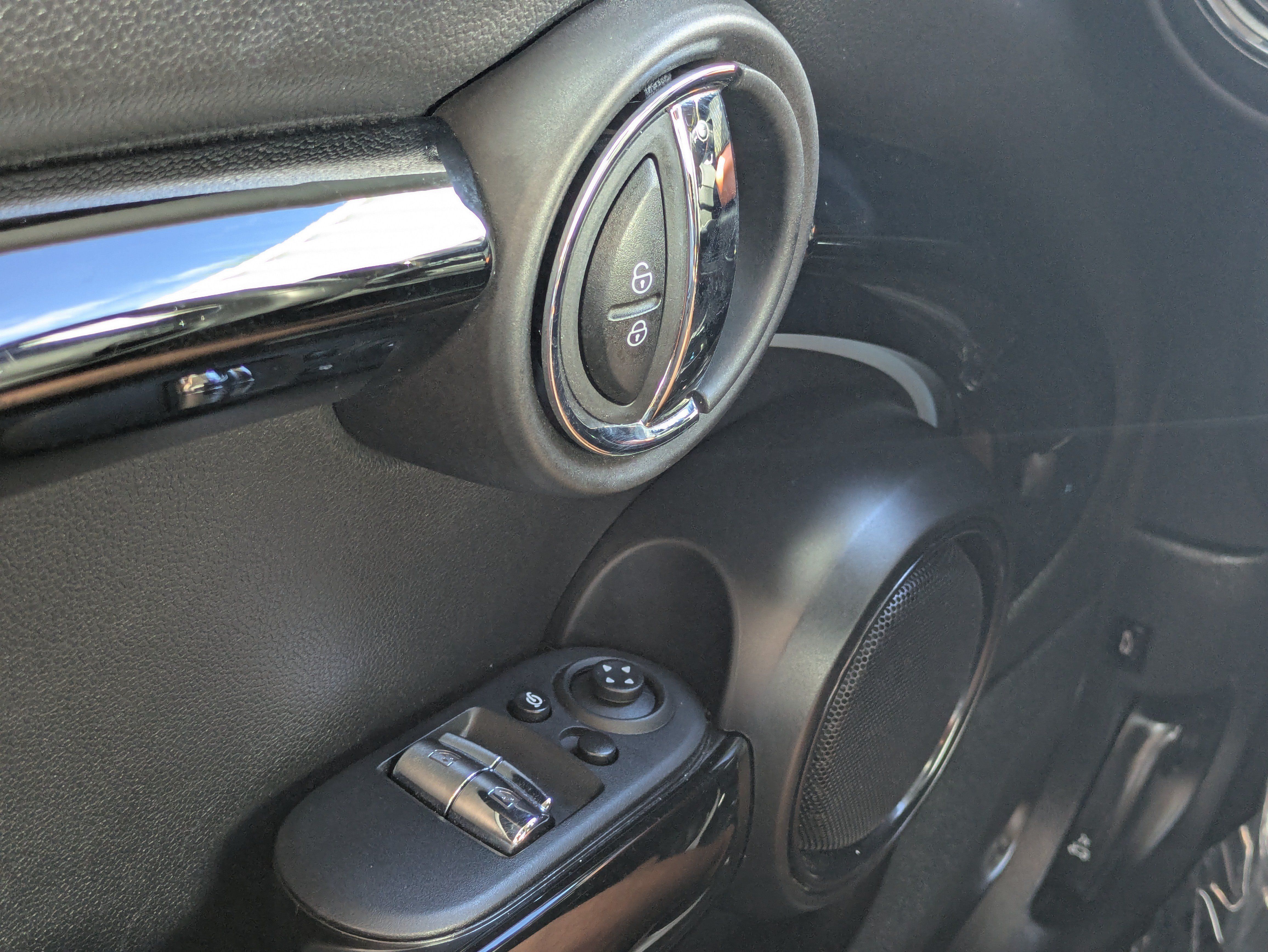 Used 2024 MINI Cooper SE FWD image 22