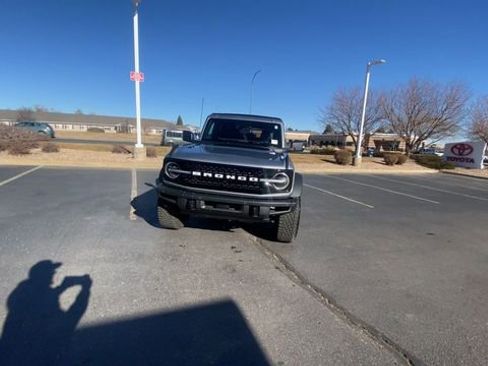 Used 2023 Ford Bronco Wildtrak image 2