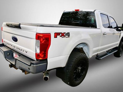 Used 2019 Ford F250 Lariat w/ Lariat Ultimate Package AWD/4WD image 6