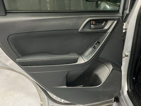 Used 2015 Subaru Forester 2.5i Premium w/ All-Weather Package AWD/4WD image 23