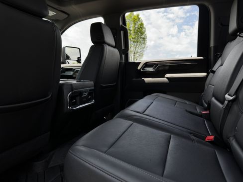 Used 2024 Chevrolet Silverado 2500 LTZ w/ LTZ Convenience Package AWD/4WD image 31