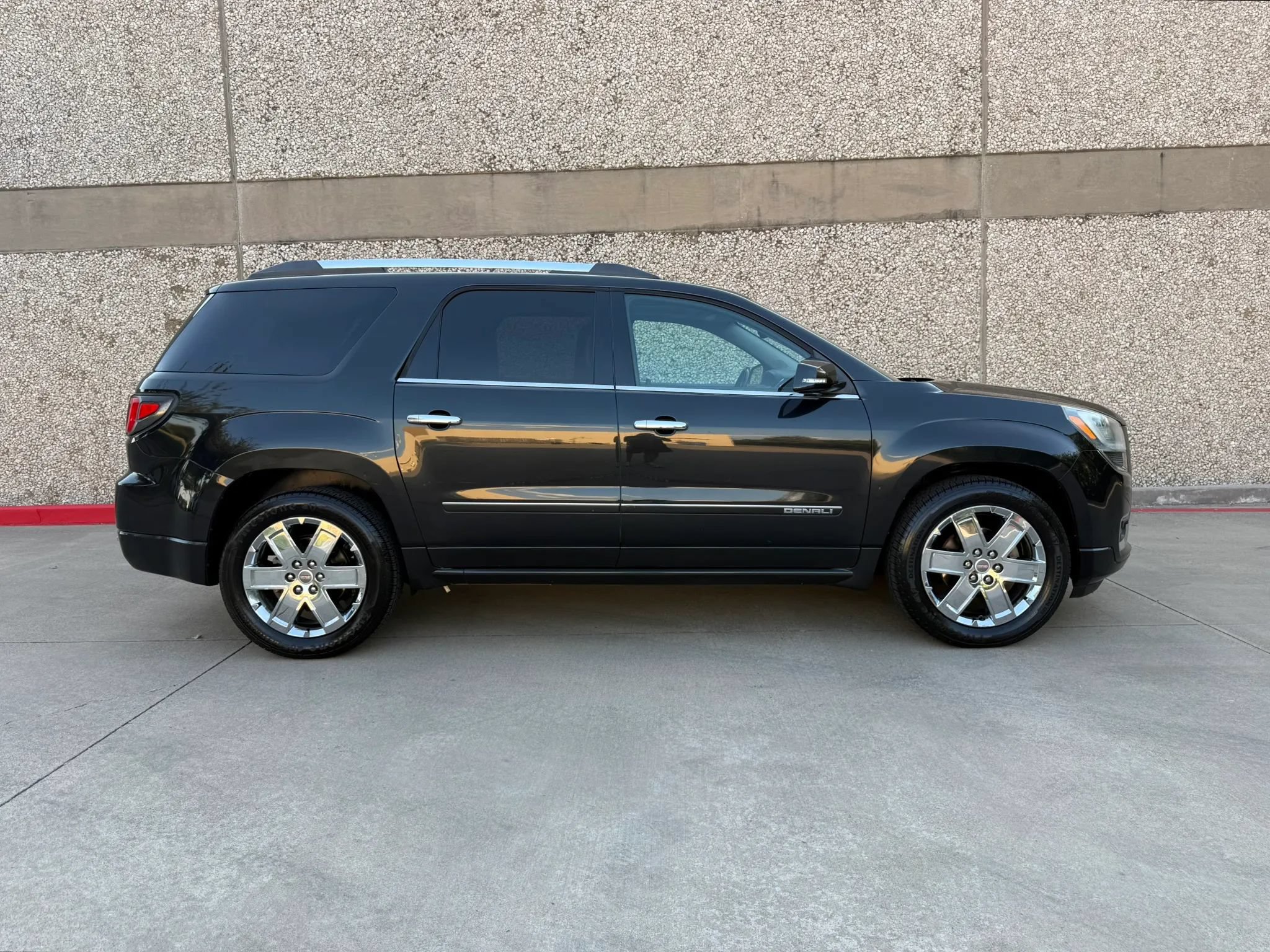 Used 2014 GMC Acadia Denali FWD image 8