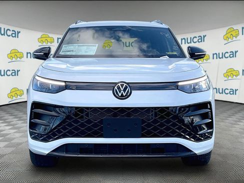 New 2026 Volkswagen Tiguan SE R-Line image 3