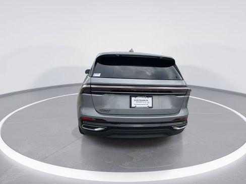Used 2025 Lincoln Nautilus Premier AWD/4WD image 7