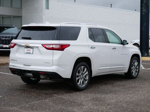 Used 2019 Chevrolet Traverse Premier AWD/4WD image 3