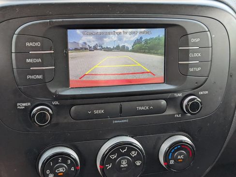 Used 2019 Kia Soul FWD image 23